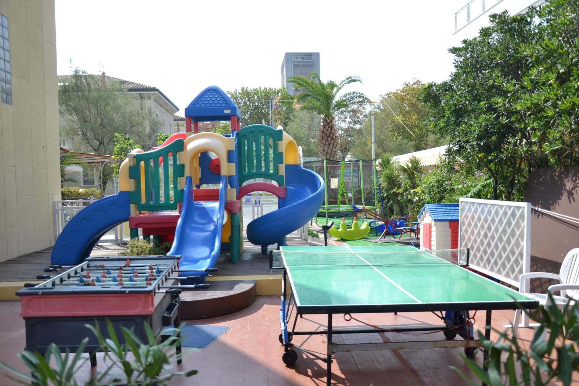 Perticari Hotel Pesaro Ngoại thất bức ảnh