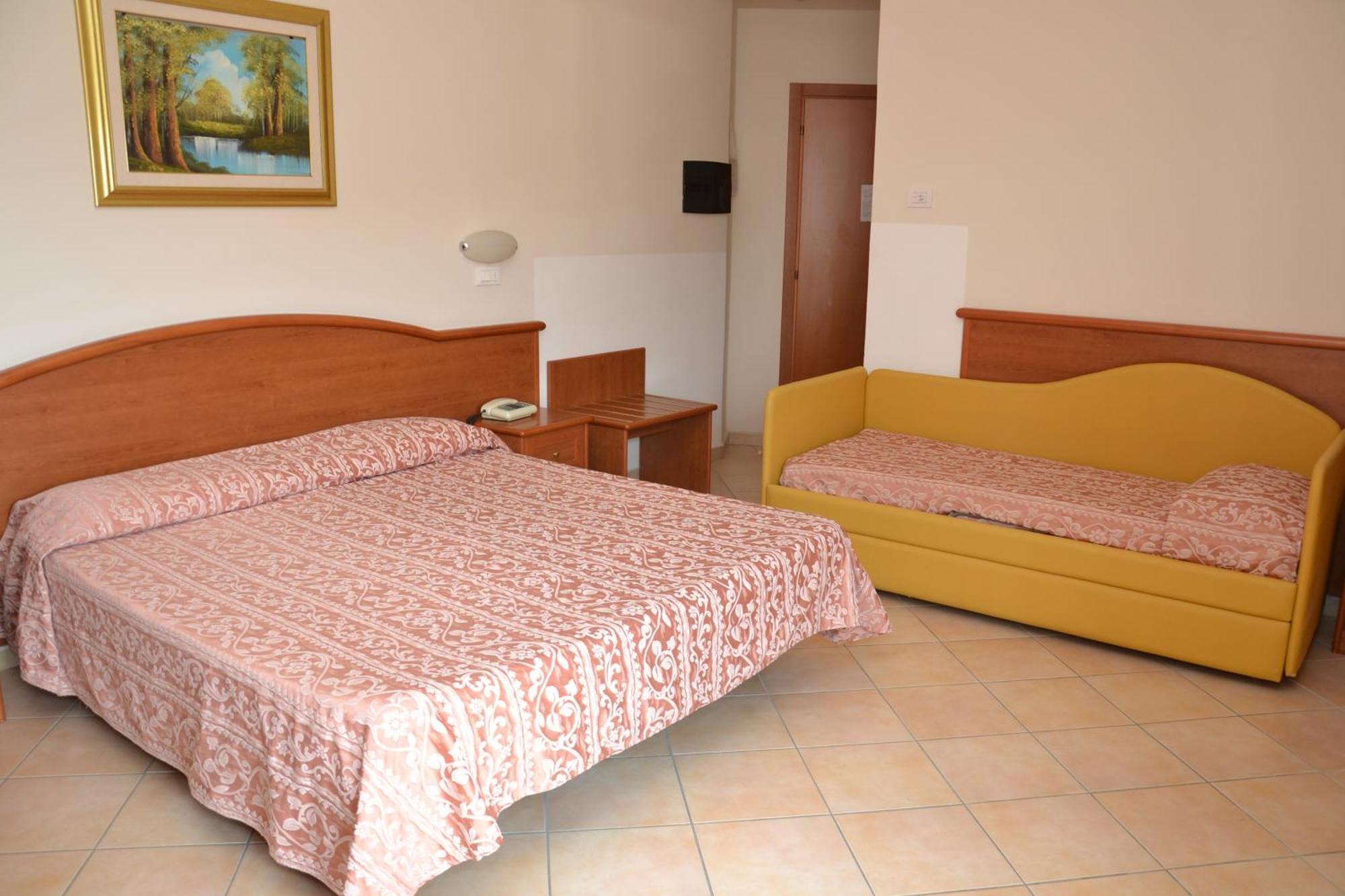Perticari Hotel Pesaro Ngoại thất bức ảnh