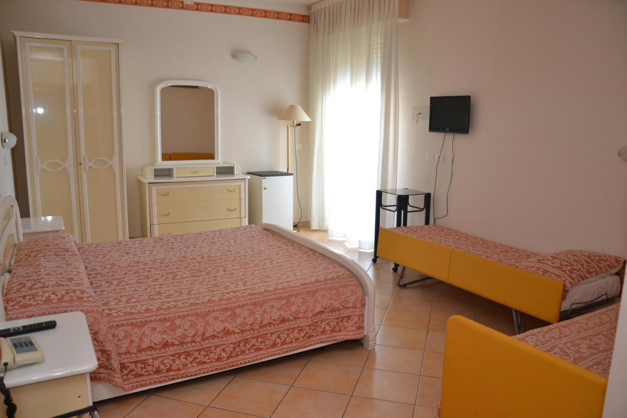 Perticari Hotel Pesaro Ngoại thất bức ảnh