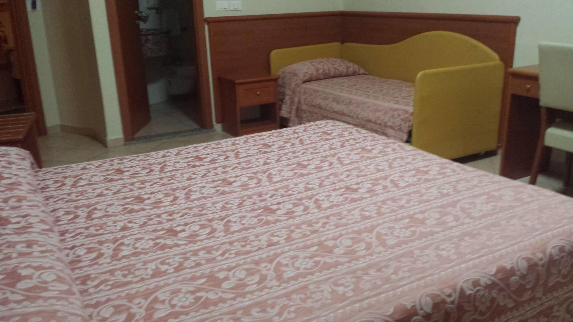 Perticari Hotel Pesaro Ngoại thất bức ảnh
