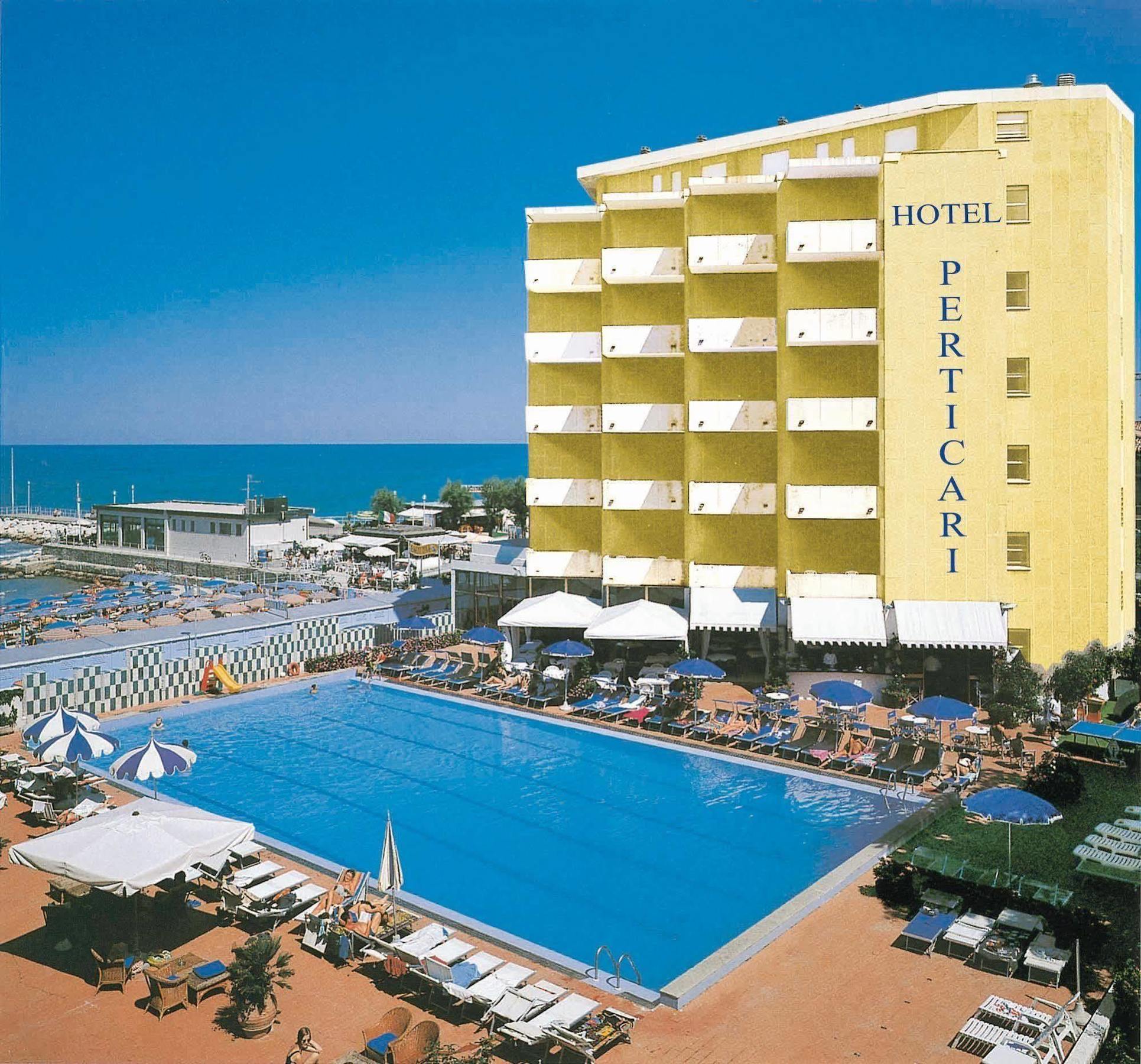 Perticari Hotel Pesaro Ngoại thất bức ảnh