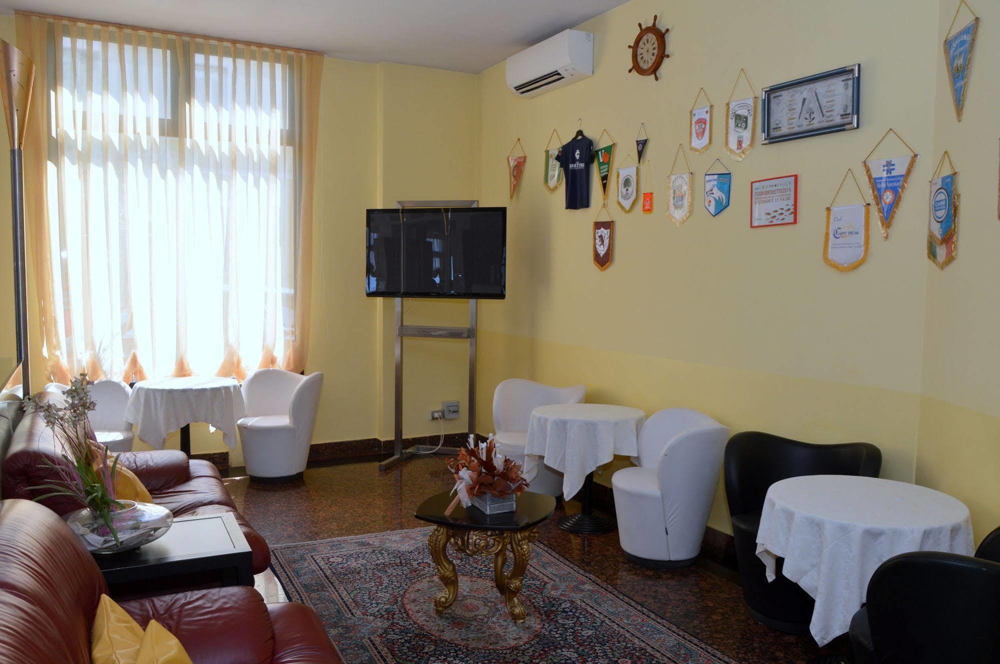 Perticari Hotel Pesaro Ngoại thất bức ảnh