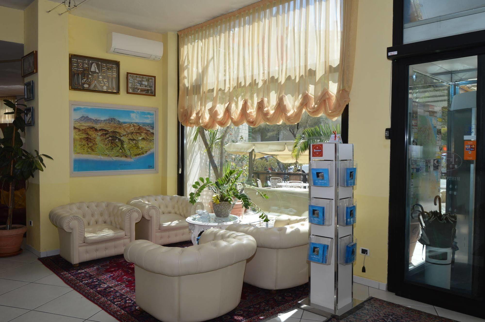 Perticari Hotel Pesaro Ngoại thất bức ảnh